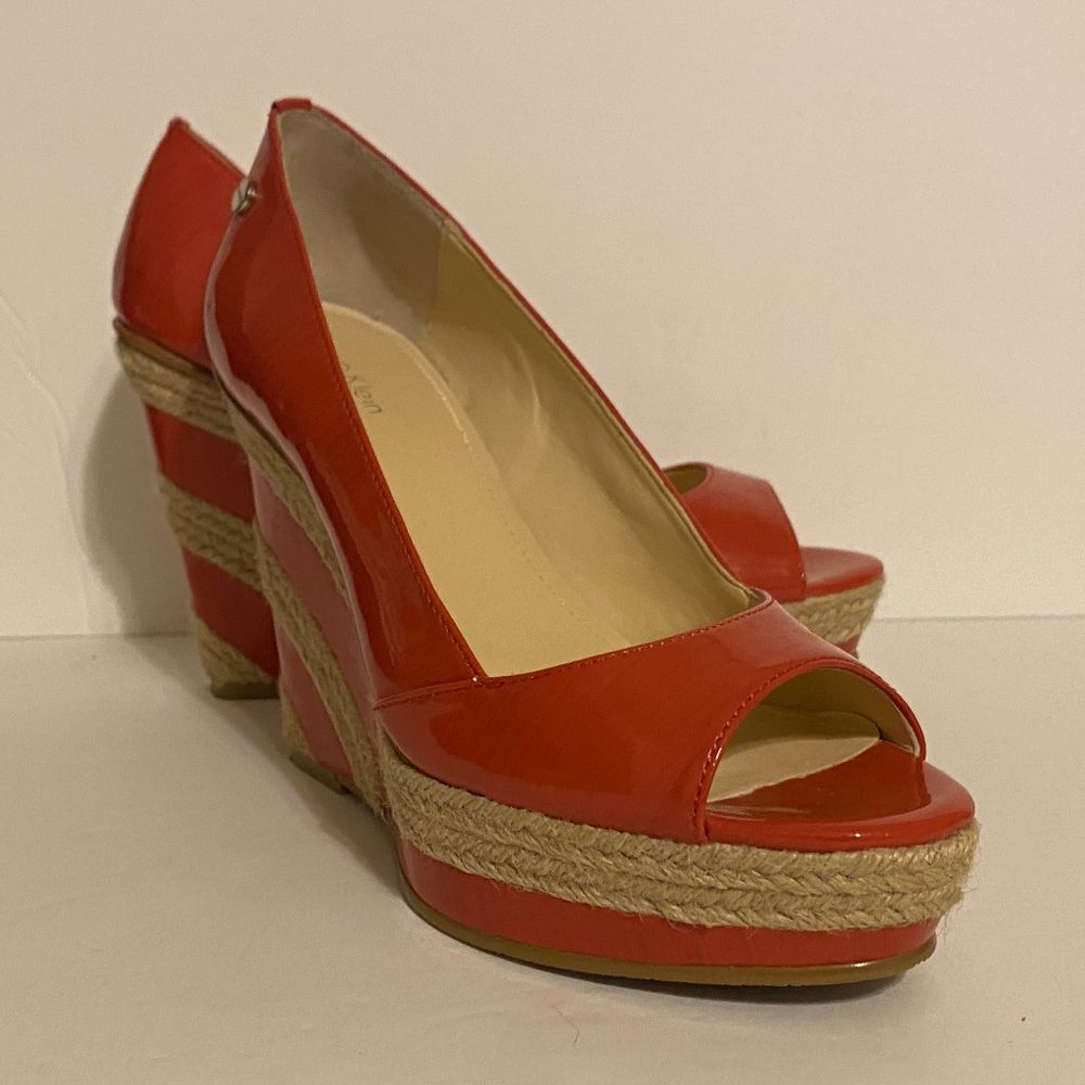 Calvin Klein Harlo Peep Toe Wedge Patent/Jute Sz 6